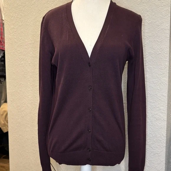 Purple burgundy V-Neck Cardigan Sweater - Picture 1 of 4